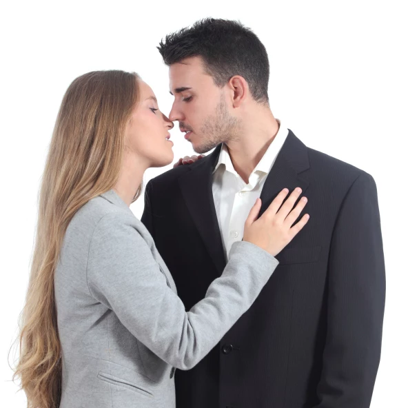 couple kissing